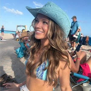 Meet your Posher, Alea